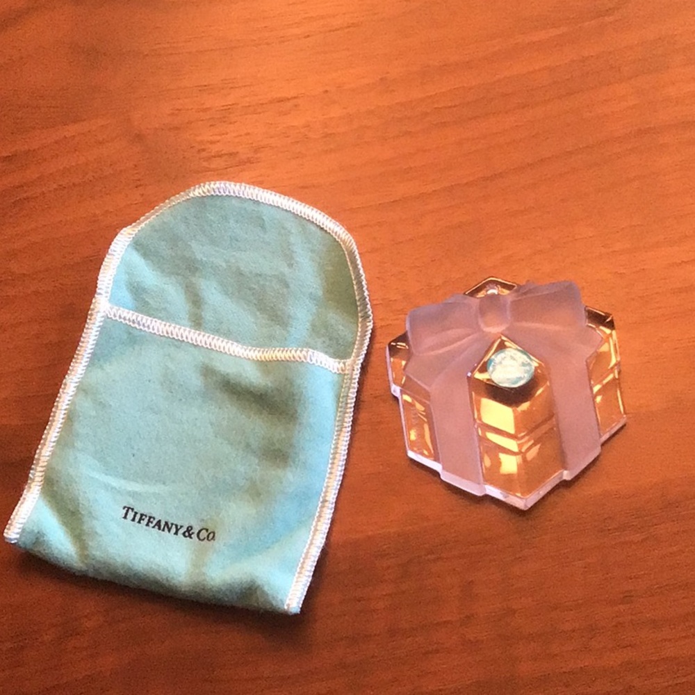Tiffany & Co. "Tiffany box" vintage glass ornament